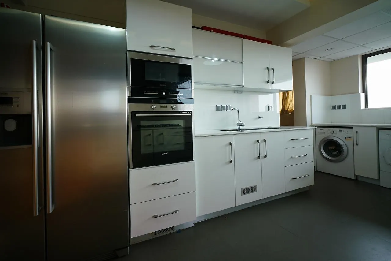 Oyo 14551 Home Luxury 2 Bhk Thevara Kochi 0*,
