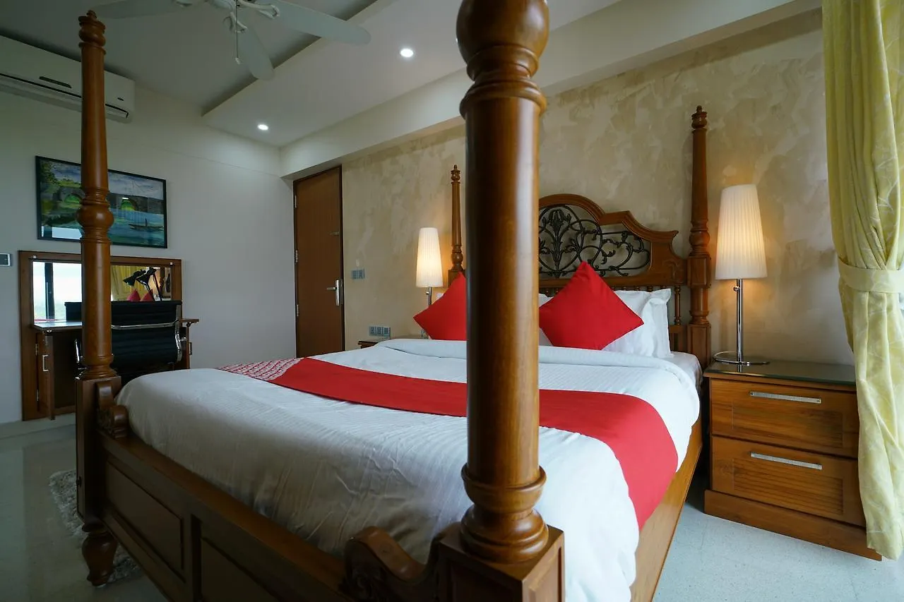 Oyo 14551 Home Luxury 2 Bhk Thevara Kochi 0*,  India