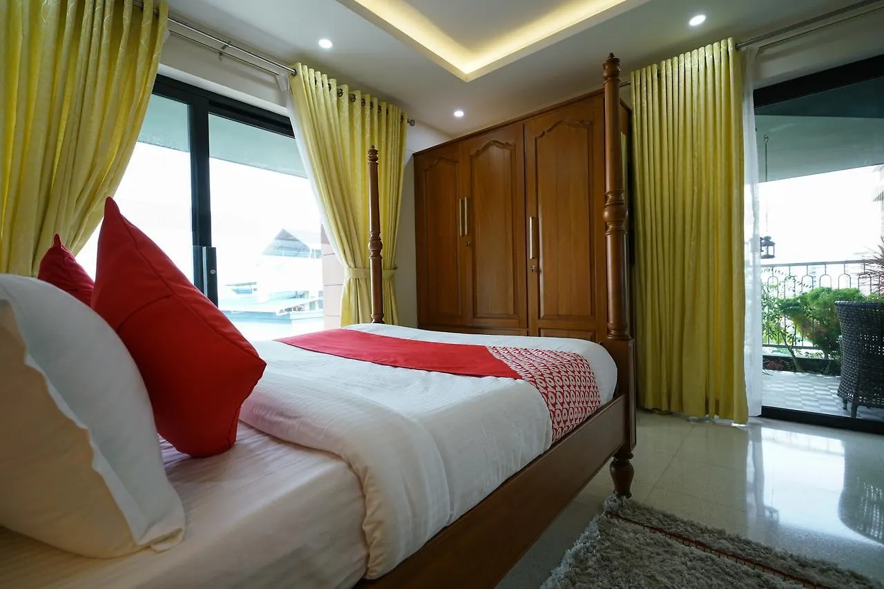Oyo 14551 Home Luxury 2 Bhk Thevara Kochi