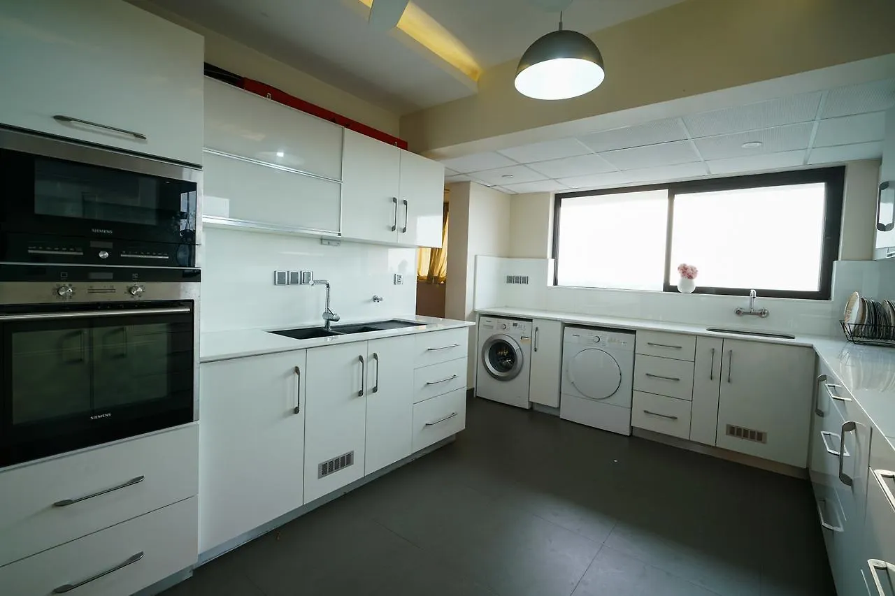 Oyo 14551 Home Luxury 2 Bhk Thevara Kochi